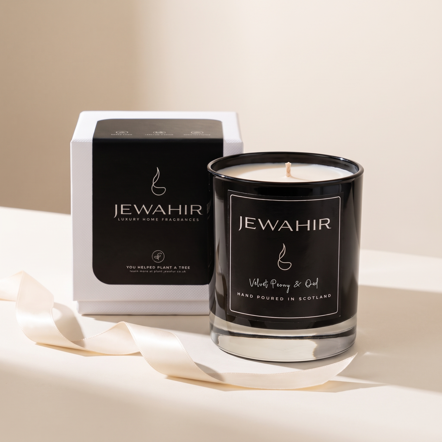 Velvet Peony & Oud Candle